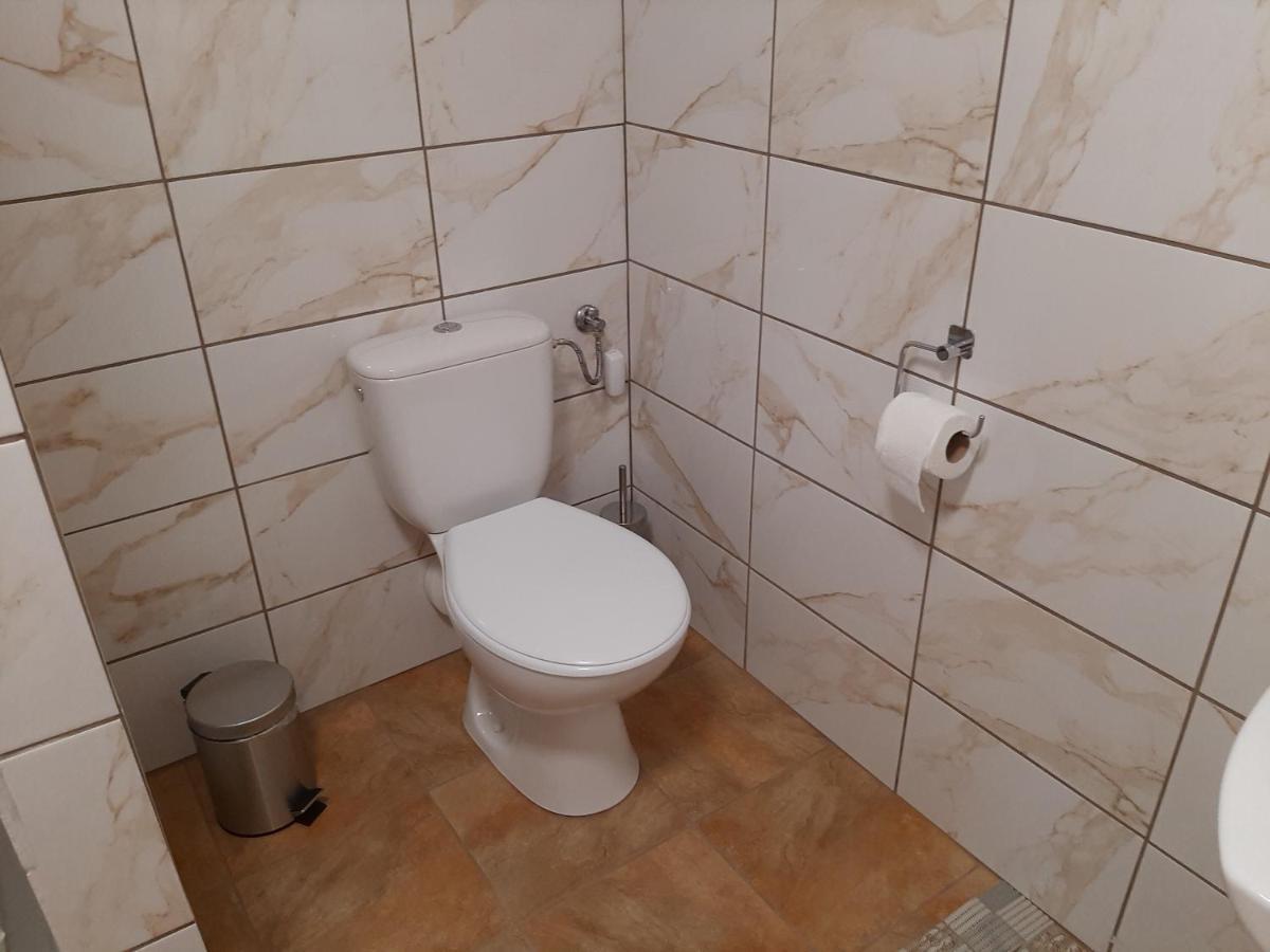 Der Kleine Bauernhof Keine Arbeiter Zadnych Pracownikow Apartment Lubiatow  Bagian luar foto
