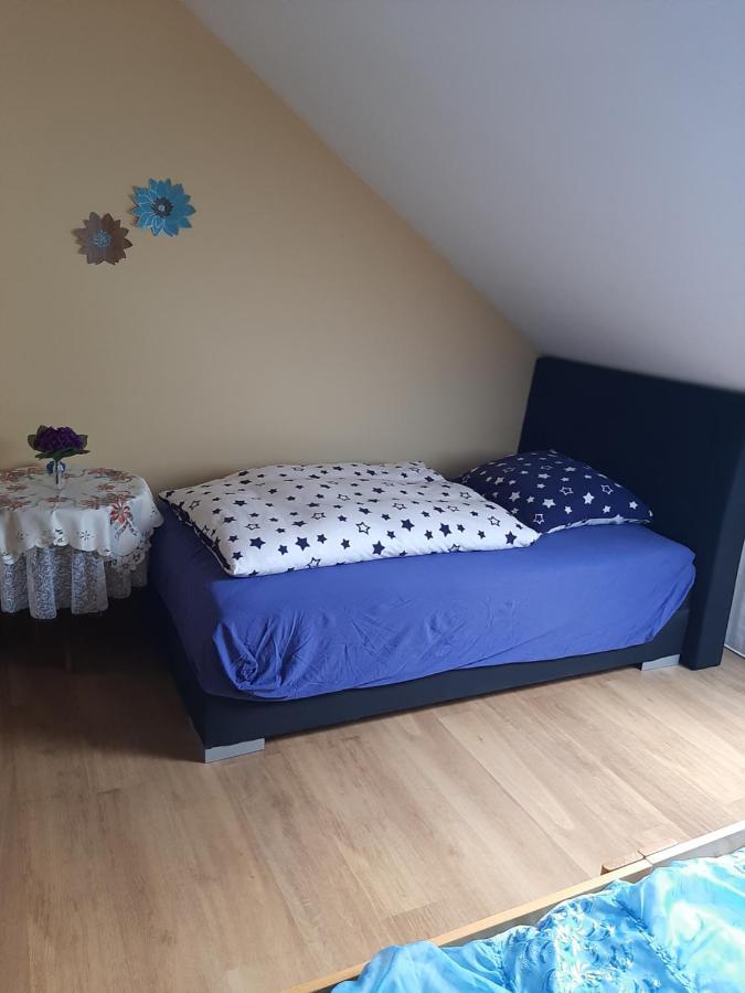 Der Kleine Bauernhof Keine Arbeiter Zadnych Pracownikow Apartment Lubiatow  Bagian luar foto