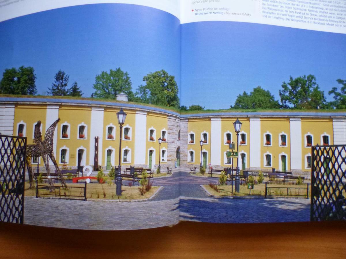 Der Kleine Bauernhof Keine Arbeiter Zadnych Pracownikow Apartment Lubiatow  Bagian luar foto