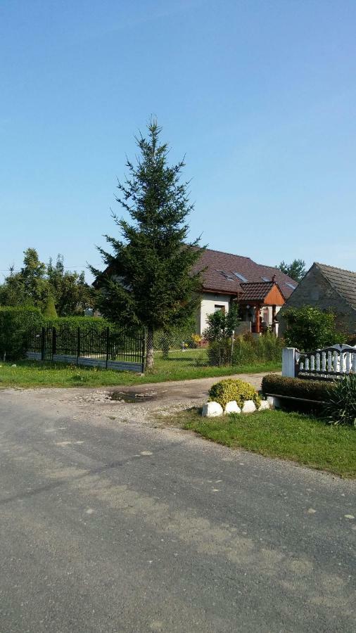 Der Kleine Bauernhof Keine Arbeiter Zadnych Pracownikow Apartment Lubiatow  Bagian luar foto